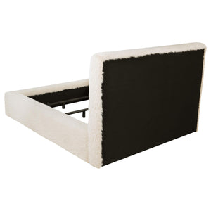Cama Rebecca tapizada en piel sintética color crema tamaño king