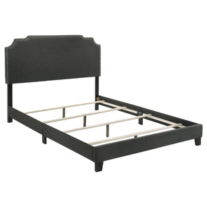 Cama Queen con paneles tapizados Tamarac, color gris