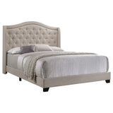 Cama Queen Sonoma tapizada con respaldo alto en beige