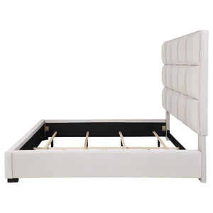 Cama King tapizada con paneles en beige