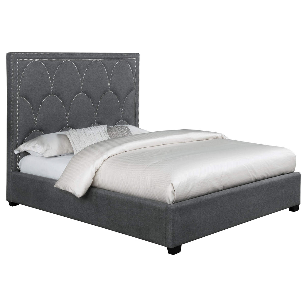 Cama Queen tapizada Bowfield con paneles en color carbón