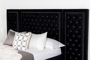 Cama Hailey tapizada Eastern King con paneles de pared, color negro