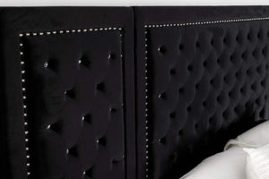 Cama Hailey tapizada Eastern King con paneles de pared, color negro