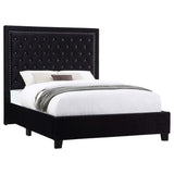 Cama Hailey tapizada con paneles Eastern King en color negro