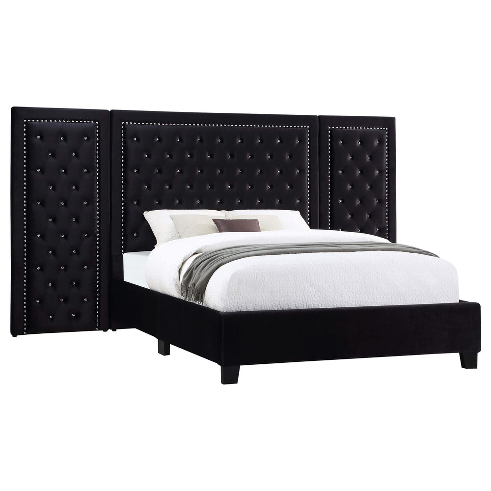 Cama Queen Hailey tapizada con paneles de pared, color negro