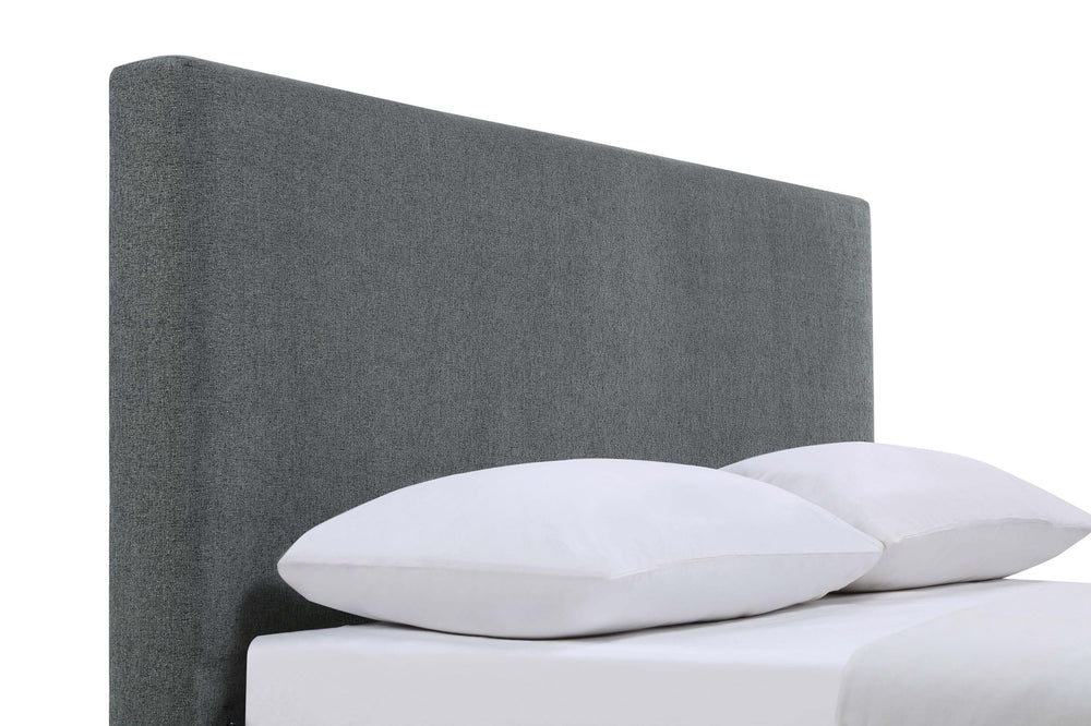Cama Queen tapizada Gregory con paneles en color grafito