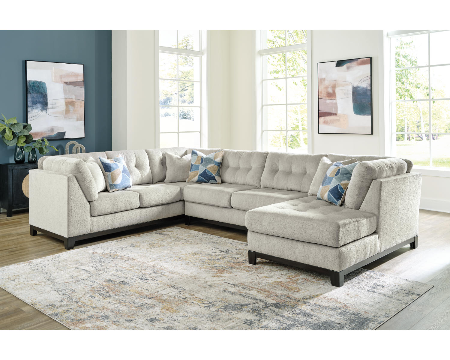 Maxon Place 3-Piece Sectional with Chaise