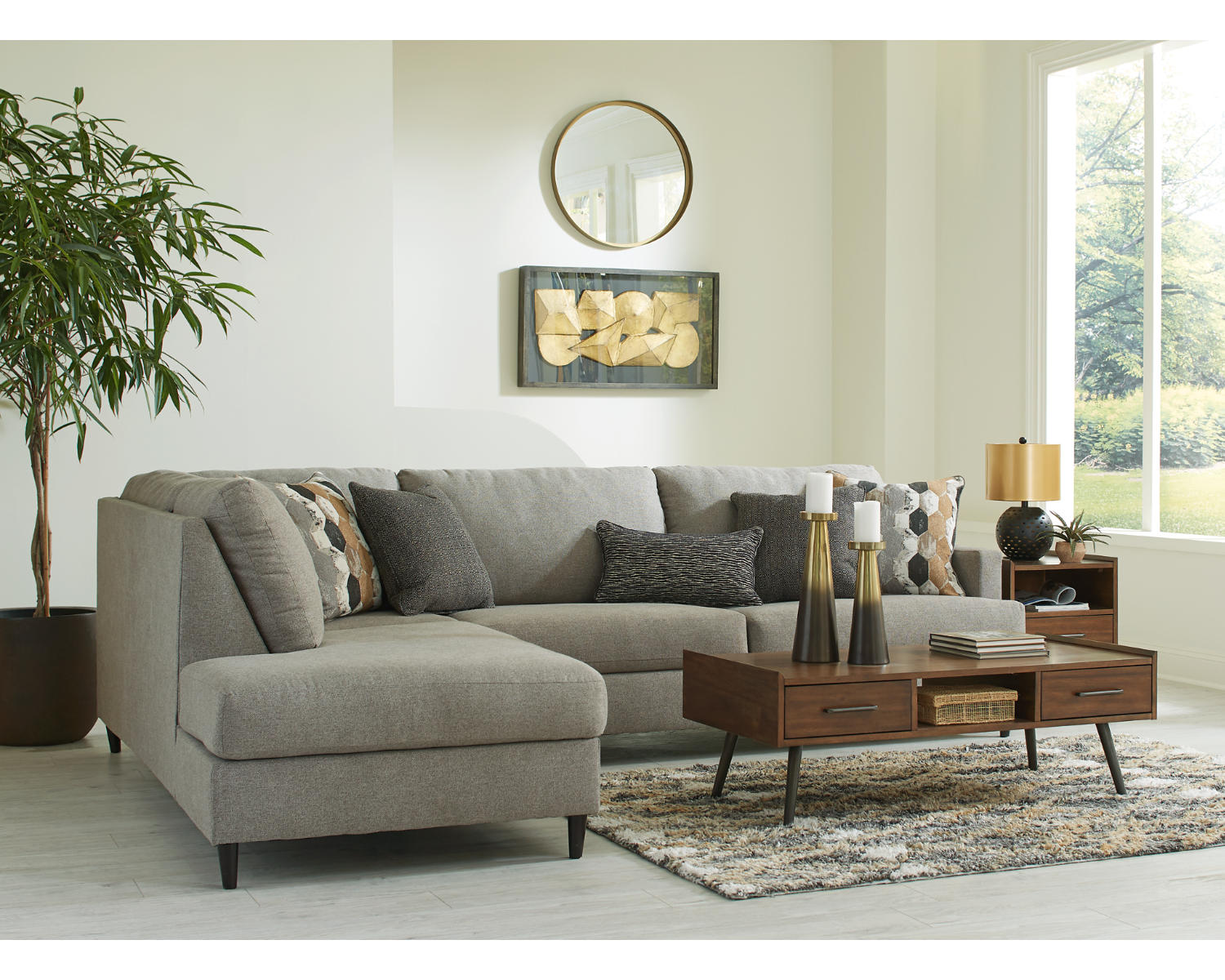 Santasia 2-Piece Sectional with Chaise