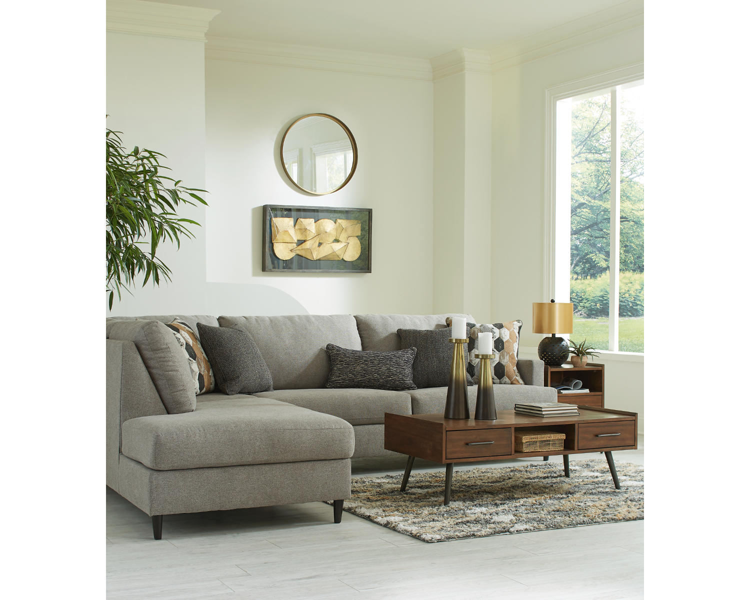 Santasia 2-Piece Sectional with Chaise