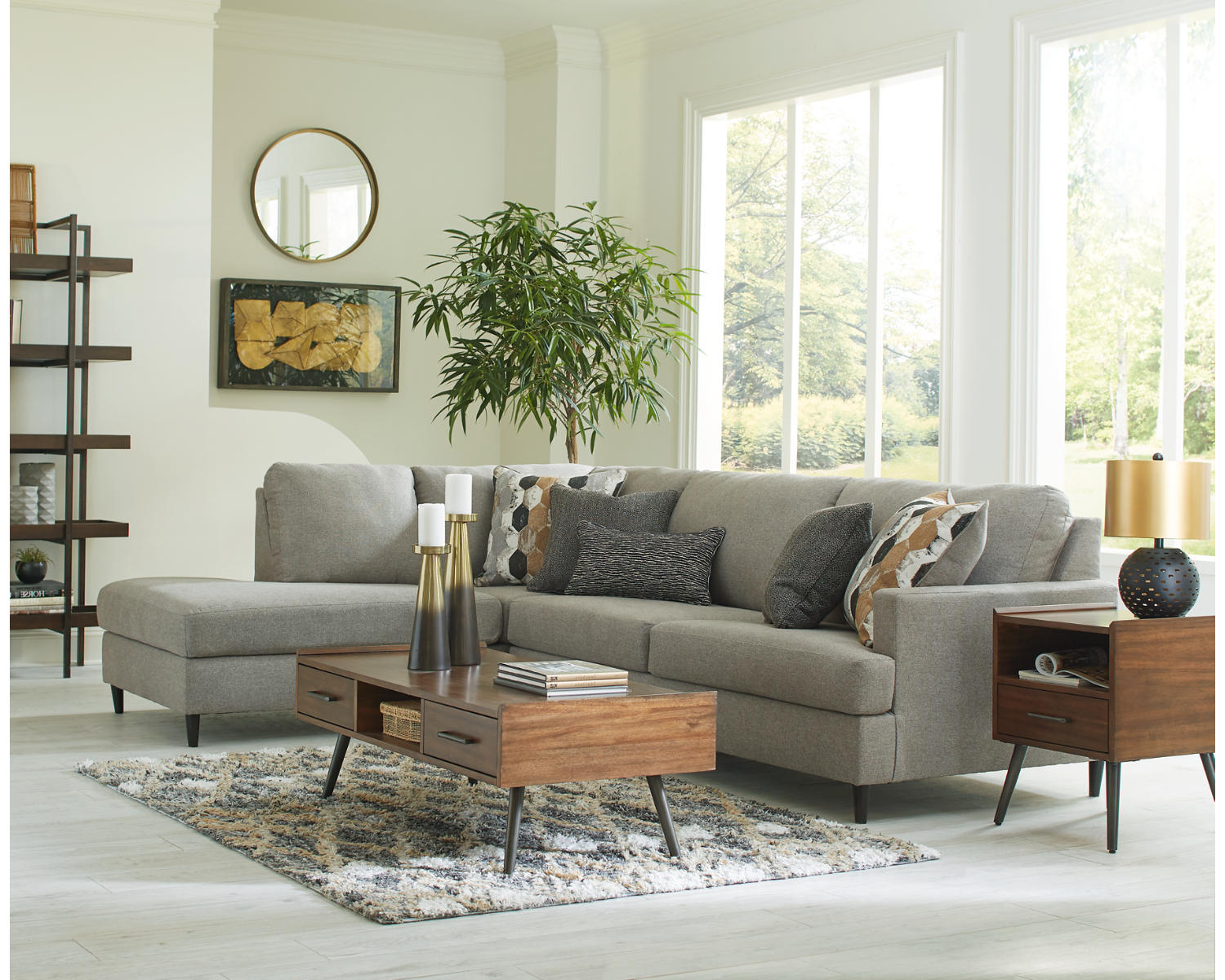 Santasia 2-Piece Sectional with Chaise