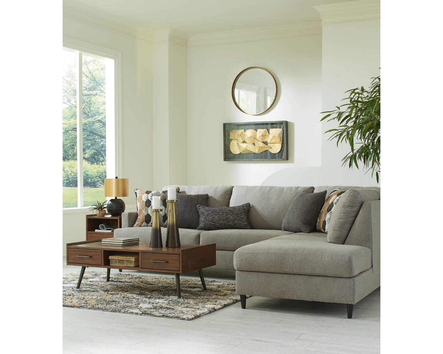 Santasia 2-Piece Sectional with Chaise