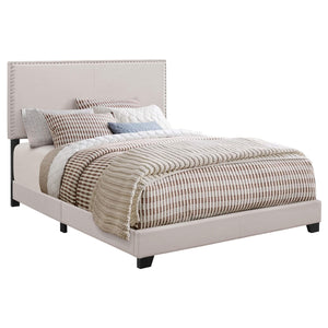 Cama Boyd tapizada Queen con paneles en color marfil