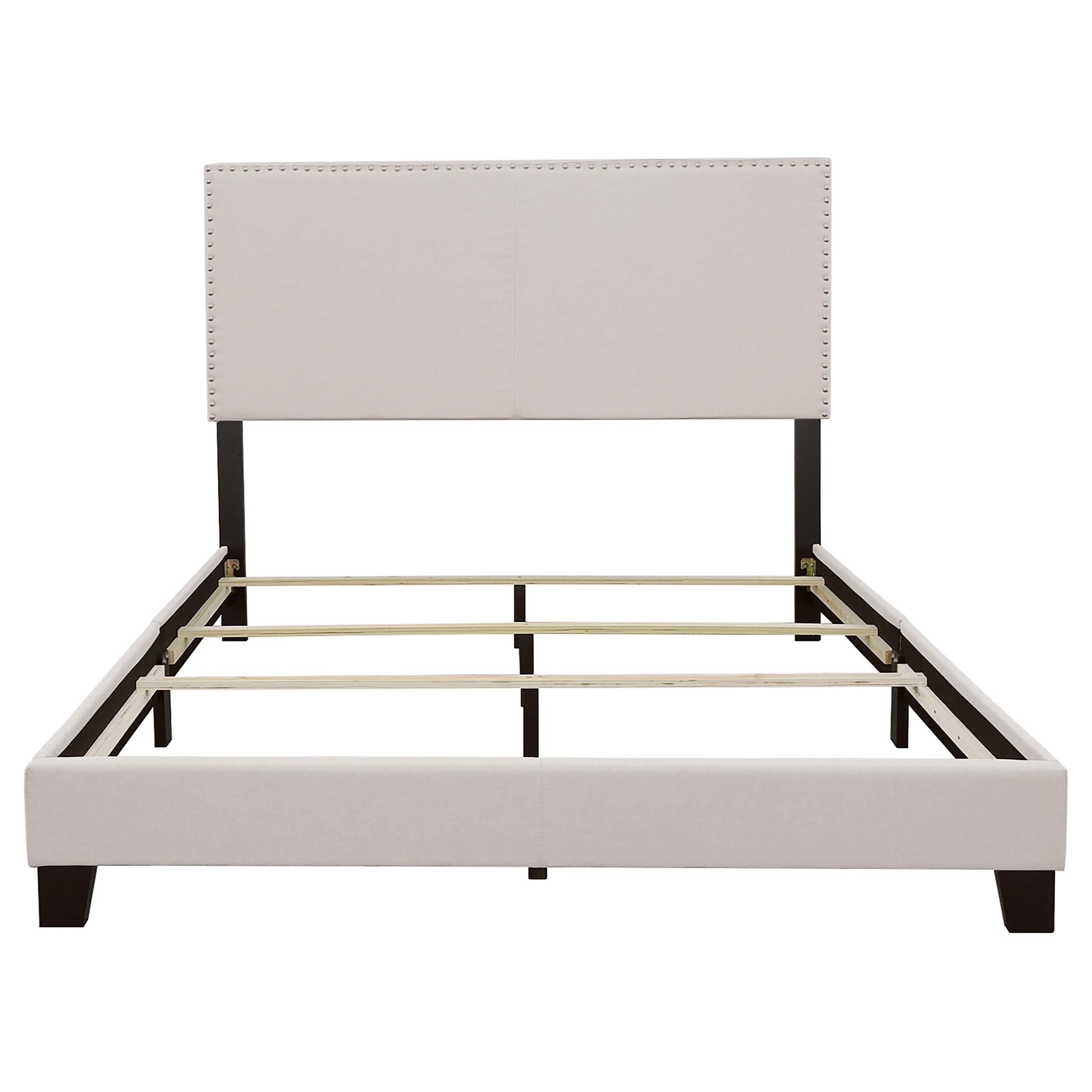Cama Boyd tapizada Queen con paneles en color marfil