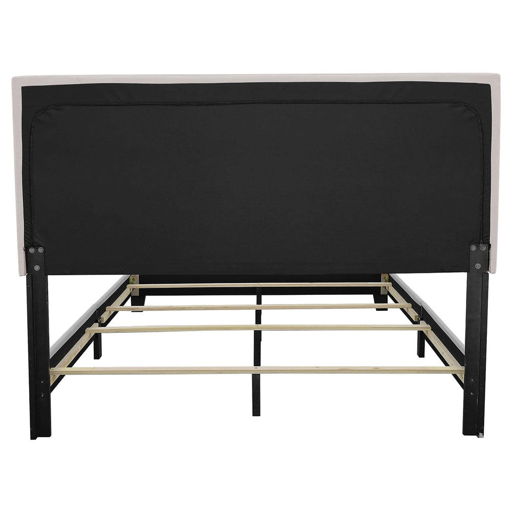 Cama Boyd tapizada Queen con paneles en color marfil