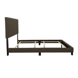 Cama Boyd tapizada Queen con paneles en color carbón