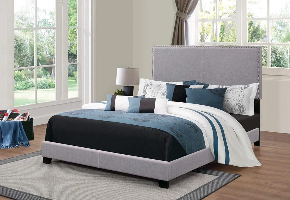Cama Boyd tapizada de tamaño completo en gris