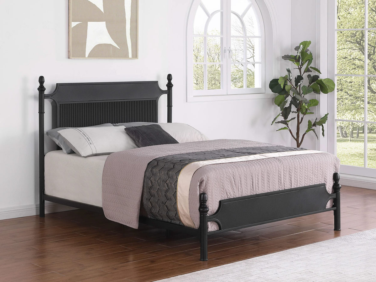 Cama Queen Cameron de 51 pulgadas con paneles de metal, color negro