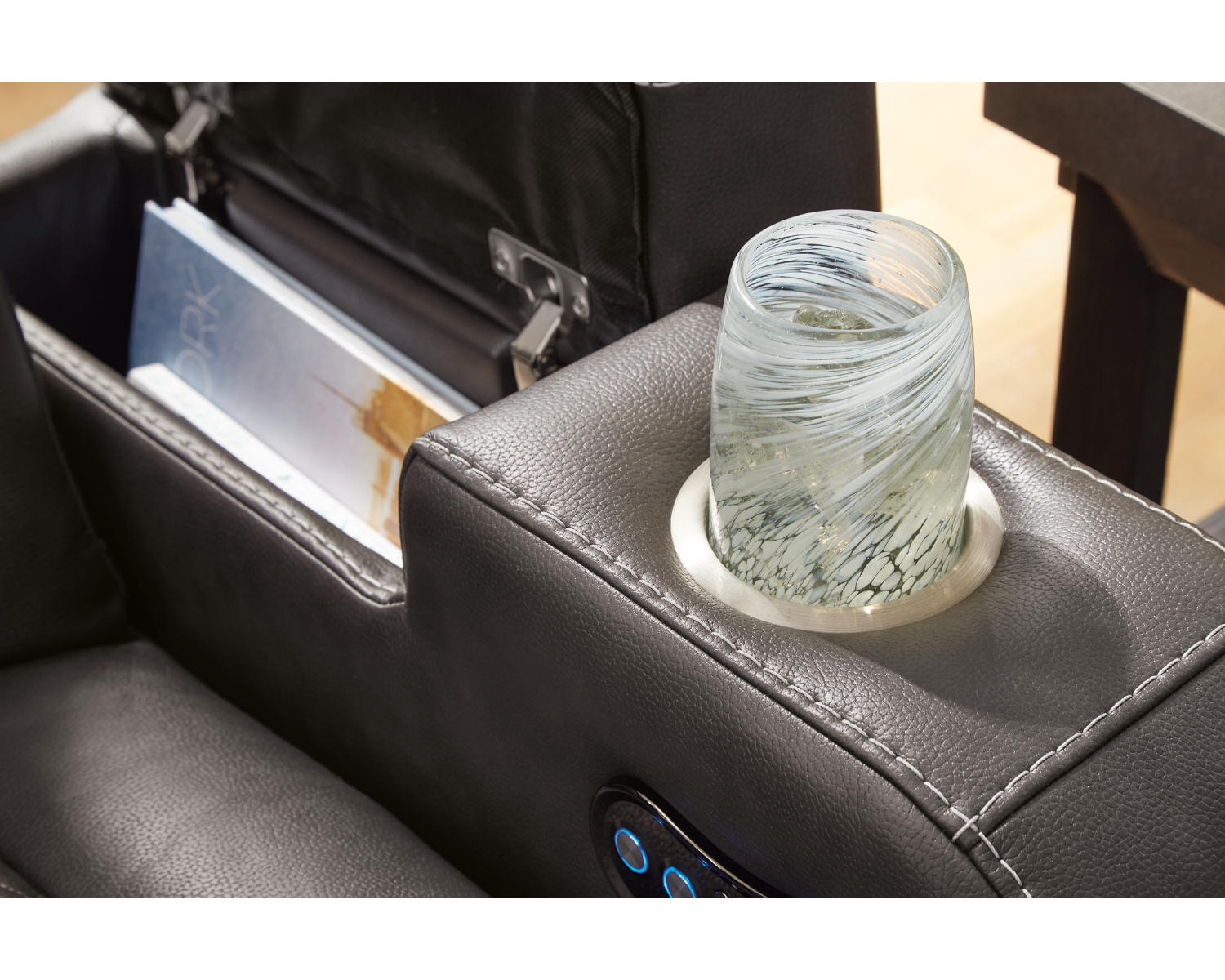 Fyne-Dyme Power Recliner