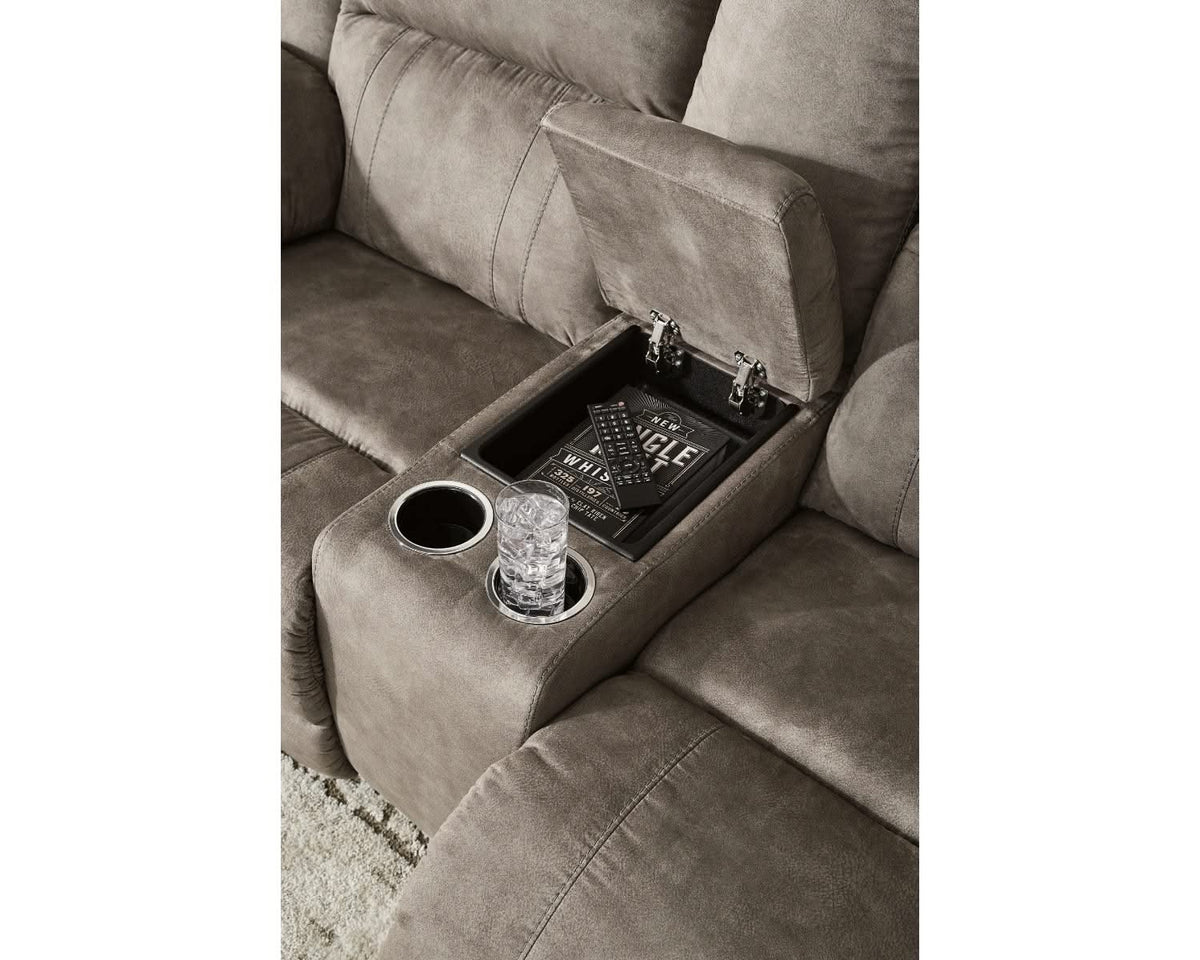 Loveseat reclinable Laresview con consola