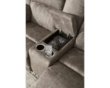 Loveseat reclinable Laresview con consola