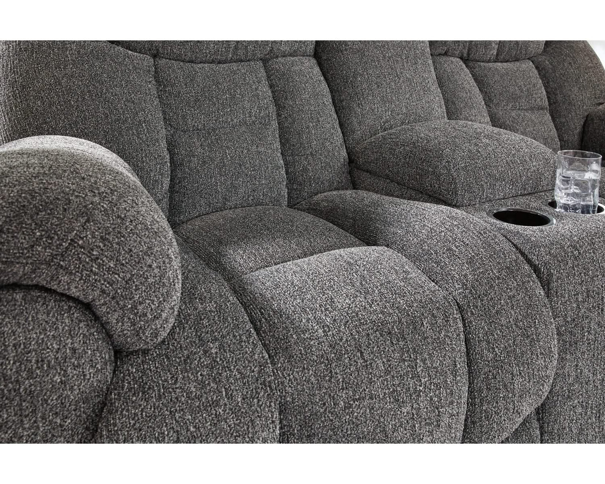 Loveseat reclinable Foreside con consola