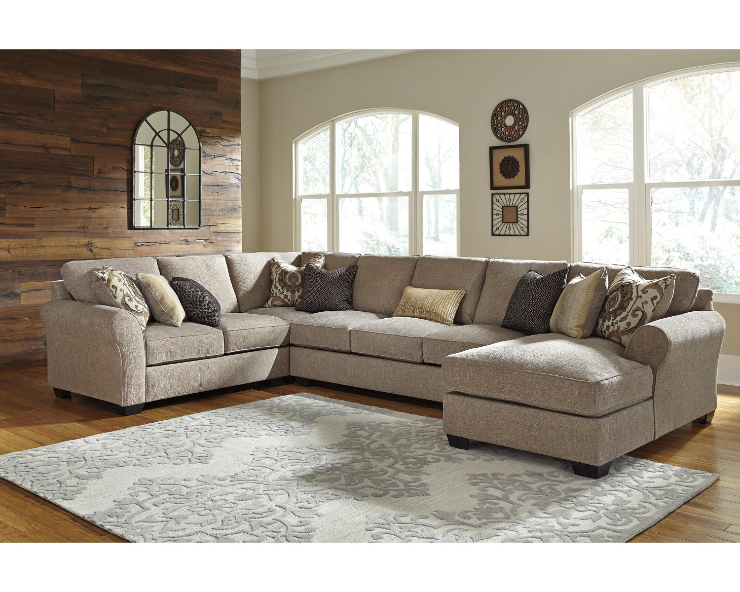 Pantomine 4-Piece Sectional with Chaise
