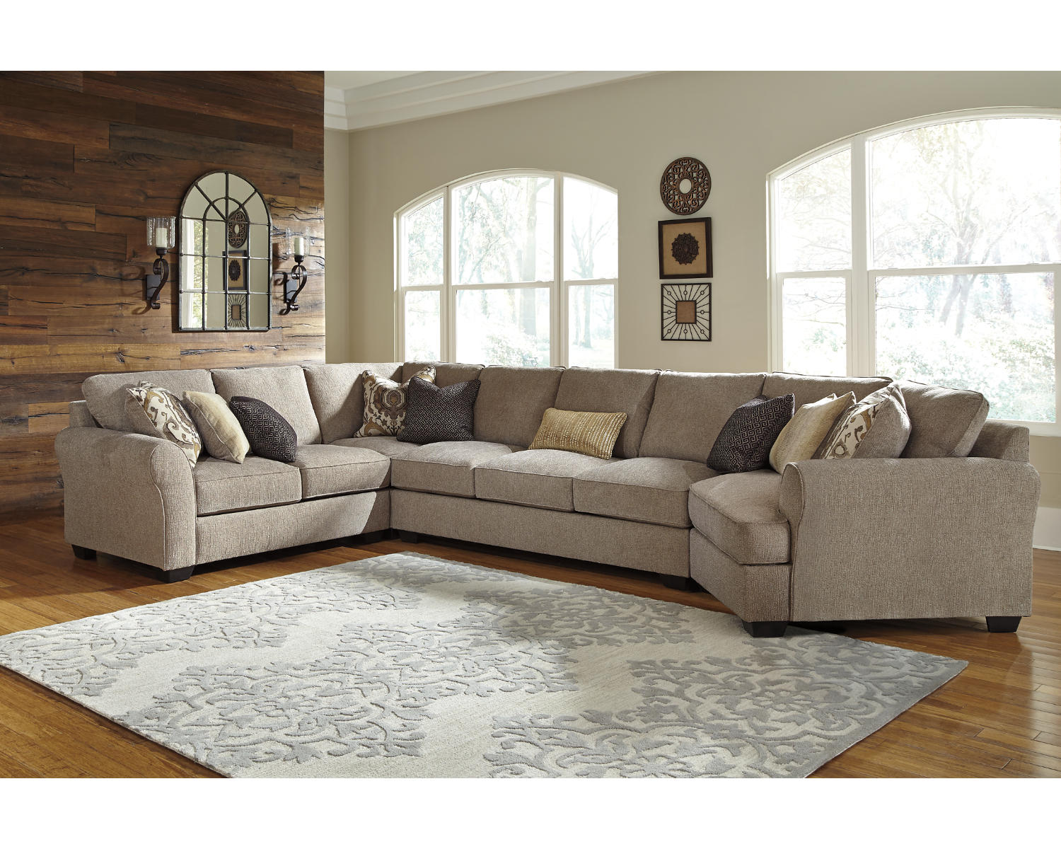Pantomine 4-Piece Sectional with Cuddler