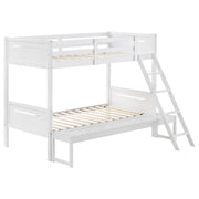 Litera Littleton Wood, color blanco, con dos camas individuales sobre una cama matrimonial