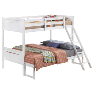 Litera Littleton Wood, color blanco, con dos camas individuales sobre una cama matrimonial