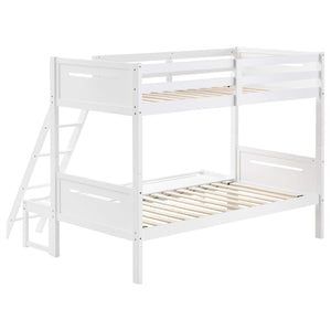 Litera Littleton Wood, color blanco, con dos camas individuales sobre una cama matrimonial