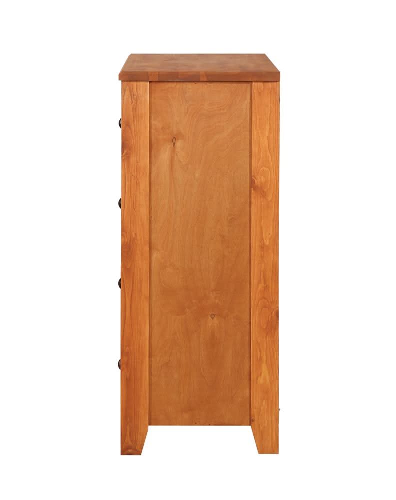 Cómoda de dormitorio Wrangle Hill de 4 cajones en color ámbar lavado