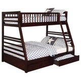 Litera Ashton de madera con dos cajones, tamaño individual sobre cama matrimonial, color capuchino