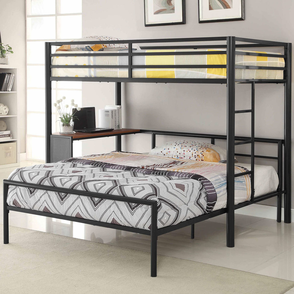 Juego de cama alta Fisher con dos camas individuales sobre una cama matrimonial, color bronce