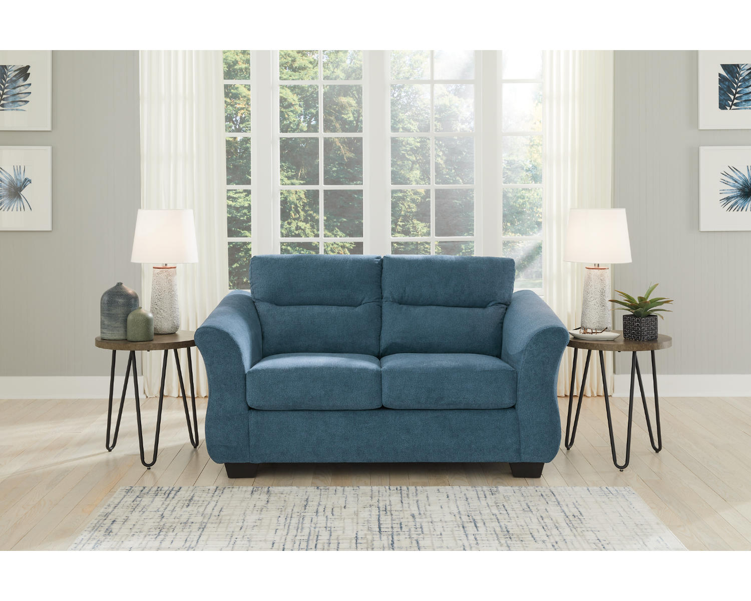 Miravel Loveseat