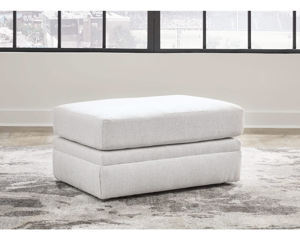 Maitelynn Ottoman