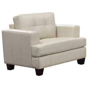 Silla con respaldo acolchado Samuel color crema