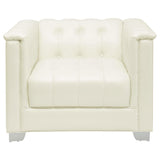 Sillón Chaviano tapizado con brazos de riel, color blanco perla