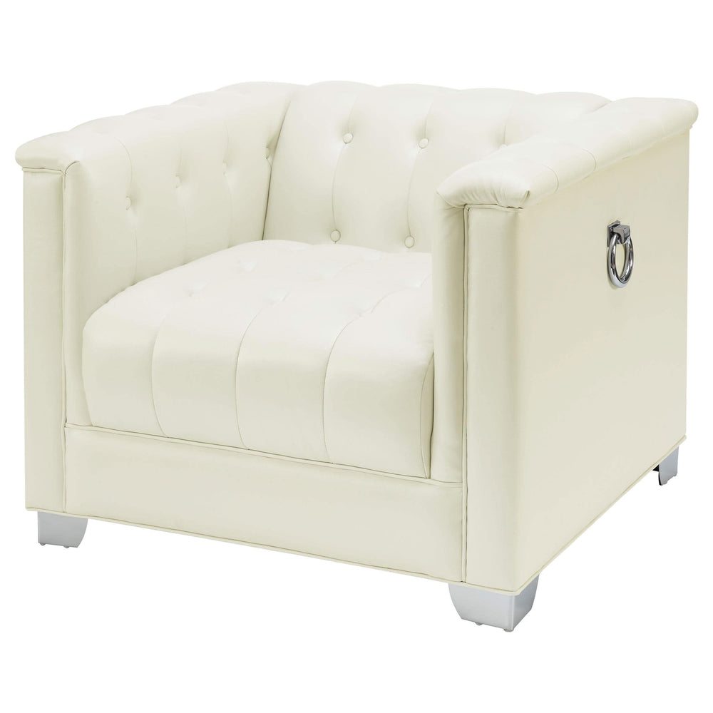 Sillón Chaviano tapizado con brazos de riel, color blanco perla
