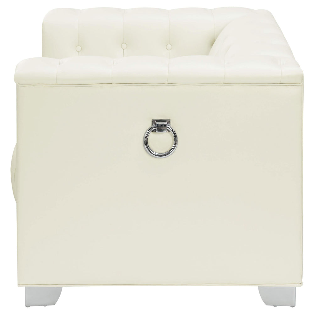 Sillón Chaviano tapizado con brazos de riel, color blanco perla