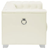 Sillón Chaviano tapizado con brazos de riel, color blanco perla