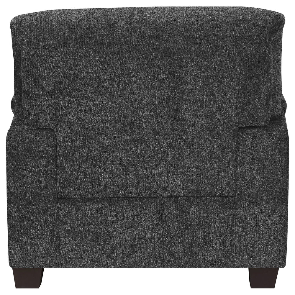 Sillón tapizado Clementine con brazos acolchados, color gris