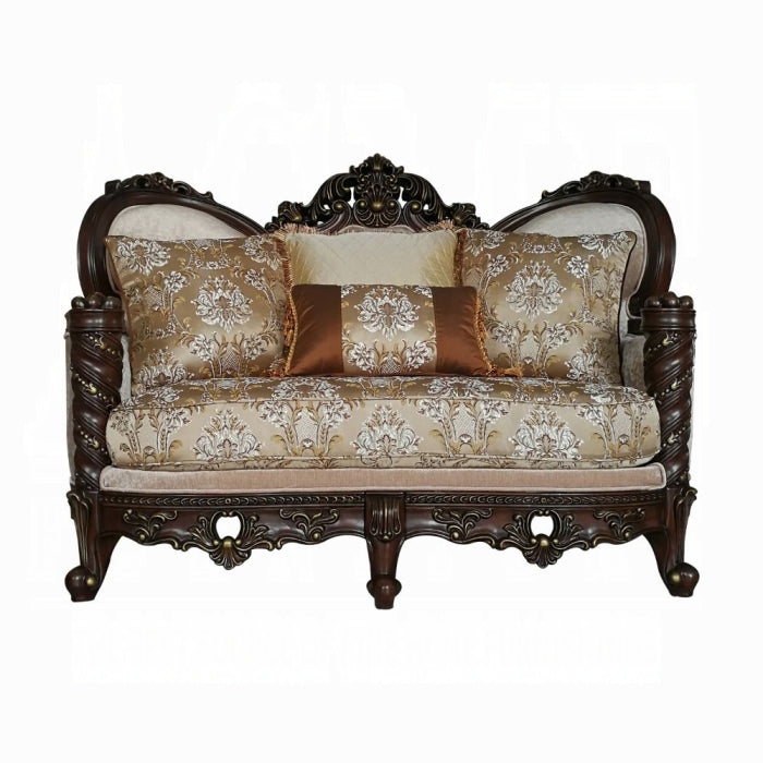 Devayne Loveseat W/4 Pillows(Same Lv01583)