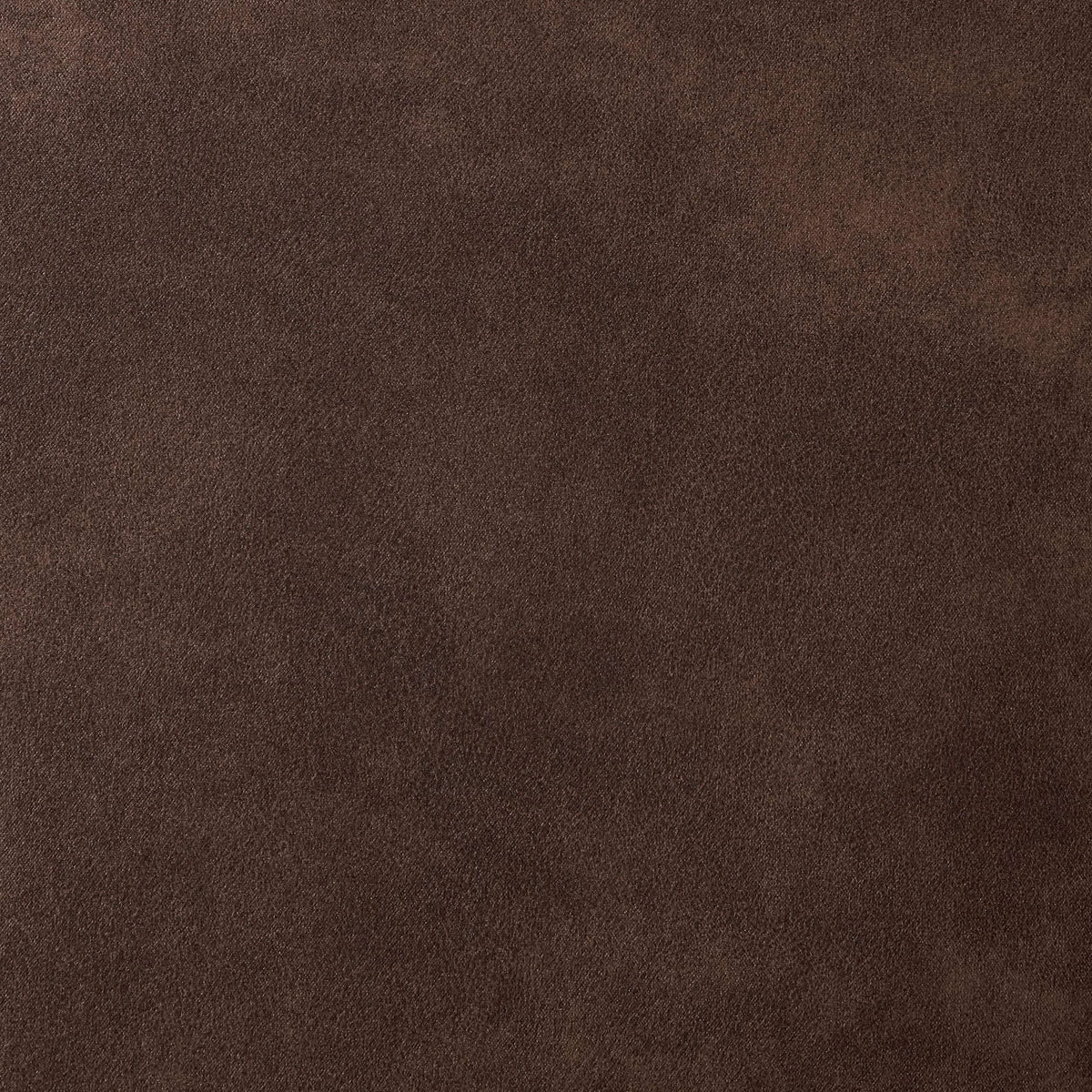 Sillón Ellington tapizado con brazos acolchados, color marrón oscuro