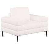 Sillón Jessel tapizado en chenilla con brazos tipo riel, color marfil