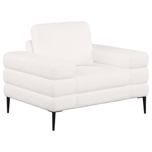Sillón Jessel tapizado en chenilla con brazos tipo riel, color marfil