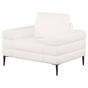 Sillón Jessel tapizado en chenilla con brazos tipo riel, color marfil