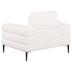 Sillón Jessel tapizado en chenilla con brazos tipo riel, color marfil