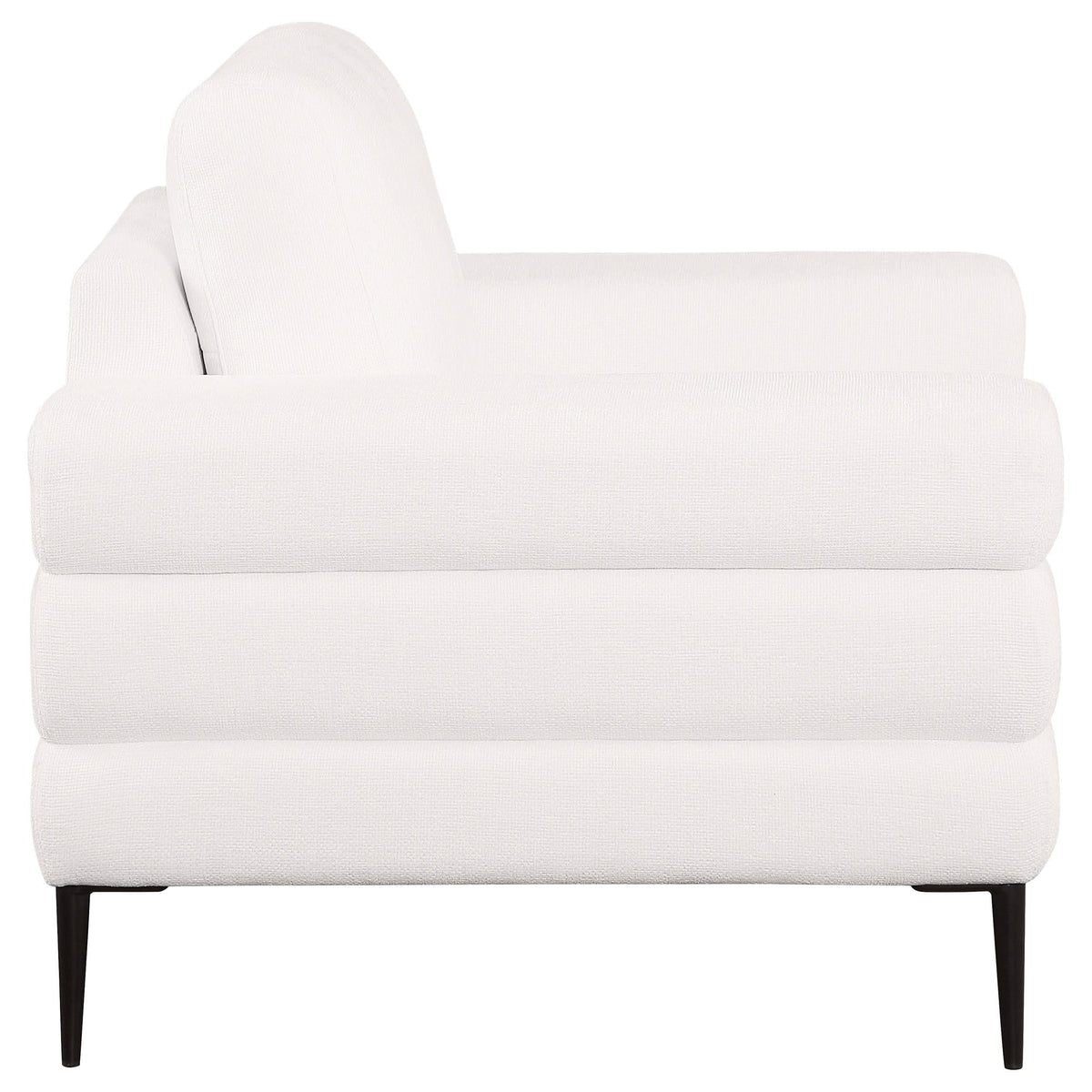 Sillón Jessel tapizado en chenilla con brazos tipo riel, color marfil