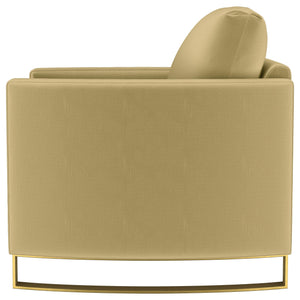 Sillón Corliss tapizado con brazos curvos en color camello