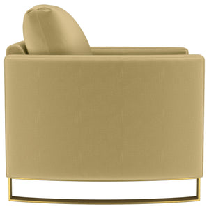 Sillón Corliss tapizado con brazos curvos en color camello